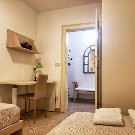 Golden House Apartment *